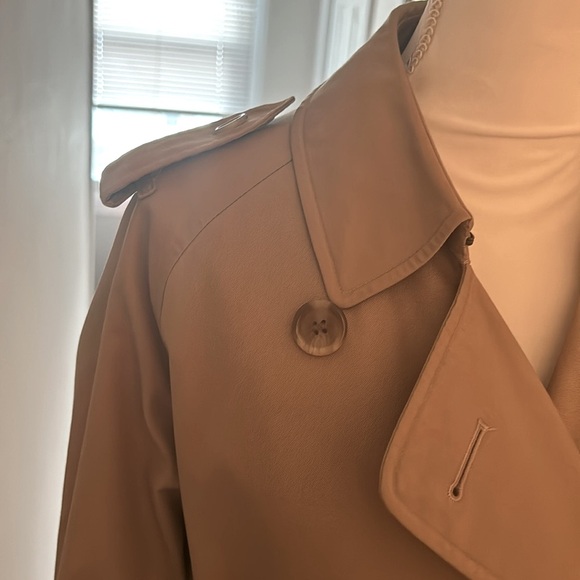 RARE VINTAGE Classic Burberry trench Sz 6-8 custom altered mid length exquisite - Picture 8 of 10